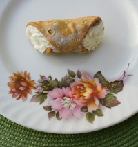 cannoli with ricotta cheese