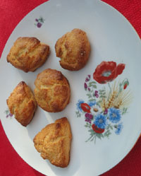 Sardinian biscottini with honey